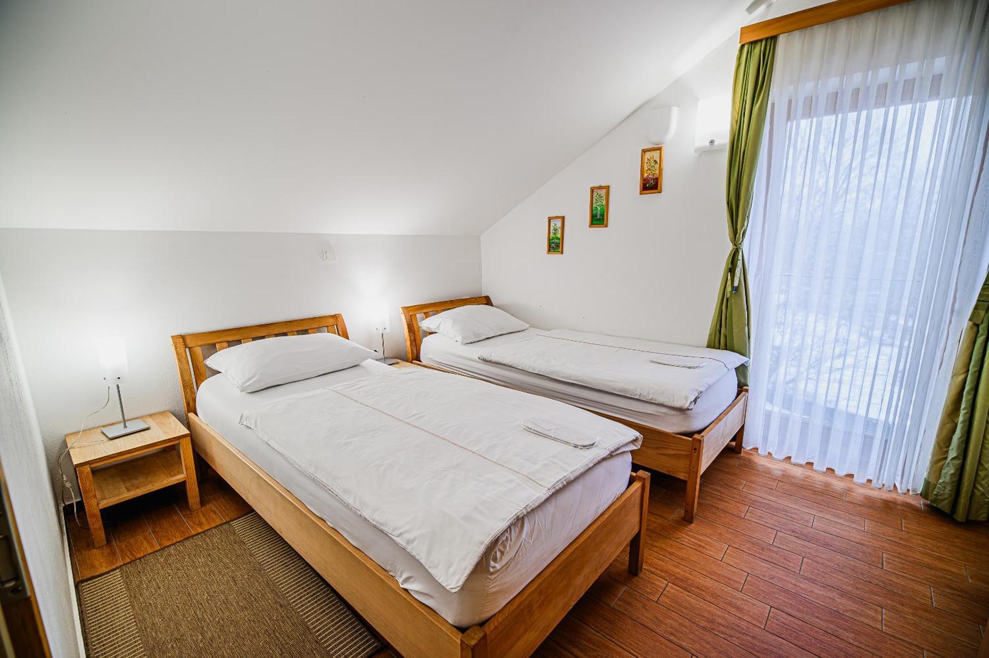 Apartments Maleric With Indoor Pool And Wellness Dragatus Exterior photo